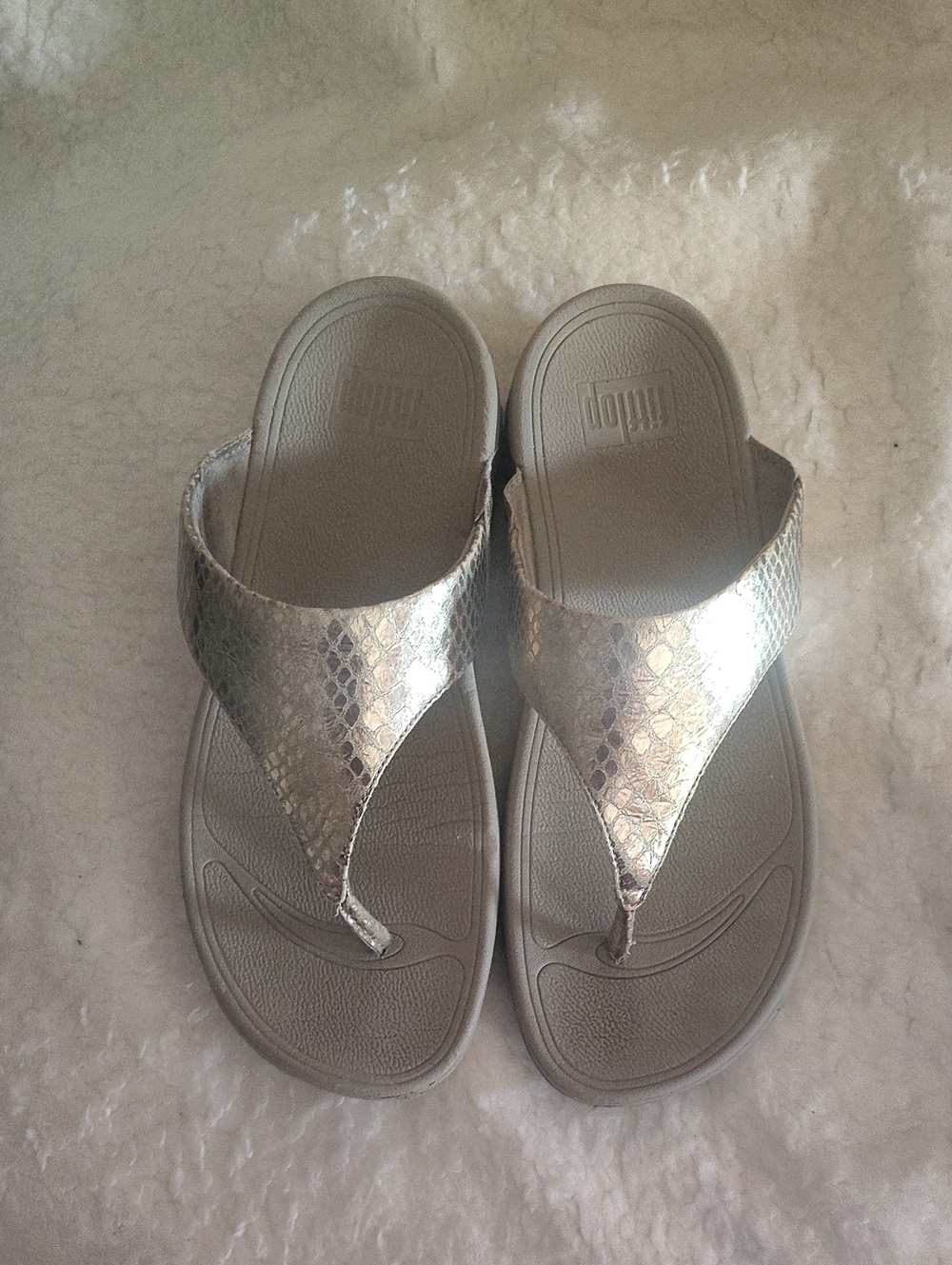 Fitflop Metallic Snake-Print Thong Sandals - Gold/Taupe